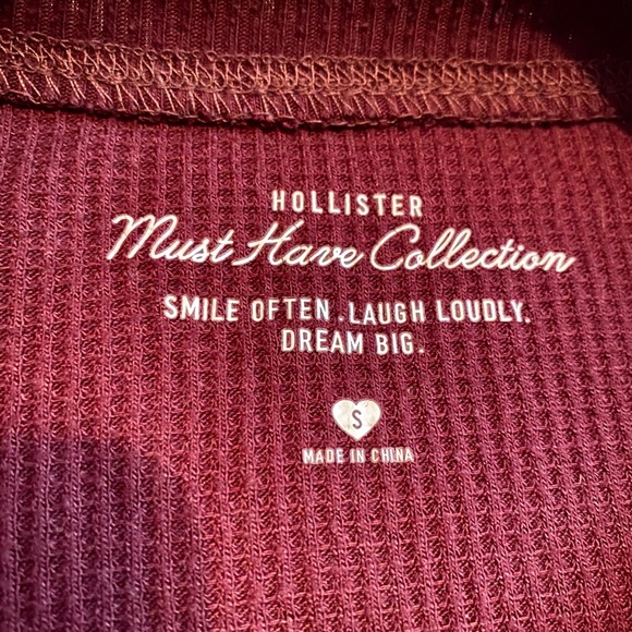 Hollister Light Sweater - Picture 2 of 3